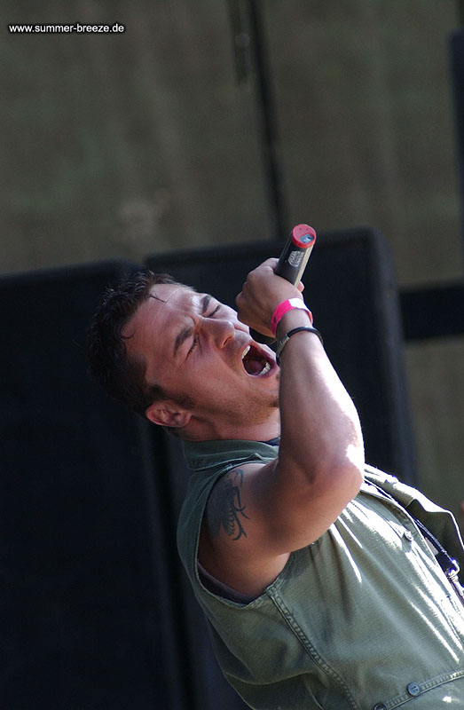 Bild eines Mitglieds der Band Age of Ignorance beim Live-Auftritt.